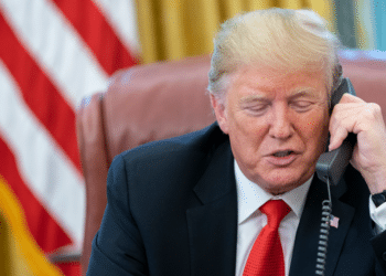 Trump recorta personal del Consejo de Seguridad tras filtración de llamada a Ucrania