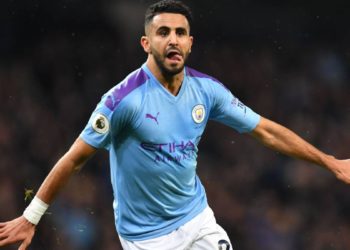 Mahrez devuelve la sonrisa a Guardiola ante el Chelsea