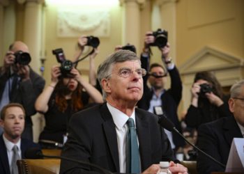 Embajador: Trump buscaba dañar la imagen de Joe Biden con pedidos de investigación en Ucrania