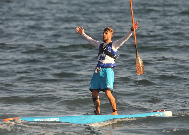 España y Brasil se llevan las medallas en segundo día del Surf City