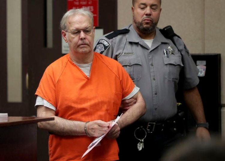 Acusan de crimen de odio a hombre que arrojó ácido a hispano en Estados Unidos