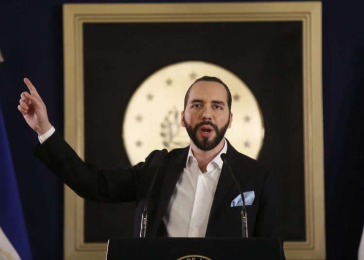 Presidente Nayib Bukele pide revisar juicio contra magistrado Eduardo Escalante