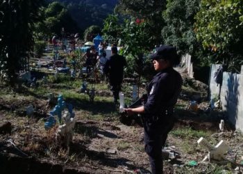 PNC garantiza seguridad en todos los cementerios del país