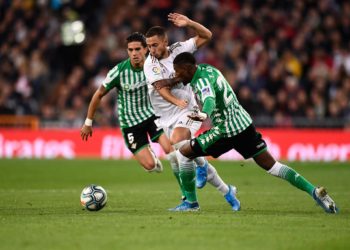 El Betis deja al Real Madrid sin liderato