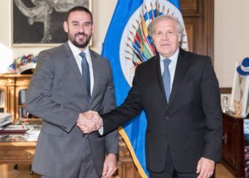 Alcalde Muyshondt se reúne con secretario general de OEA