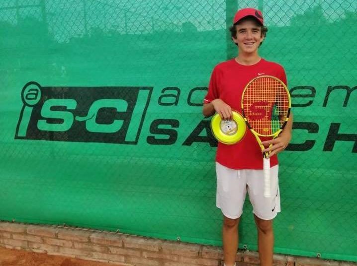 El legado Molins continúan el joven tenista Enrique Laennec: «Mi apuesta es hacia el profesionalismo»