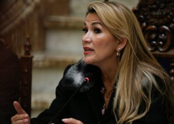 Amenazan de muerte a la presidenta interina de Bolivia Jeanine Áñez