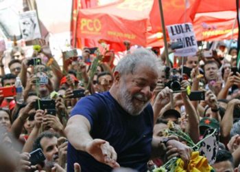 Expresidente de Brasil Lula da Silva sale de la cárcel