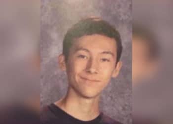 Describen como un antisocial al joven que mató a dos de sus compañeros dentro de una escuela en California