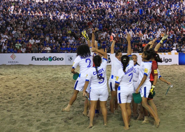 La selección femenina de fútbol playa es la número 13 en el ranking mundial