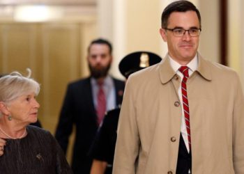 Exasesor de Trump confirma que se buscaba una investigación contra Biden, asegura que no es ilegal