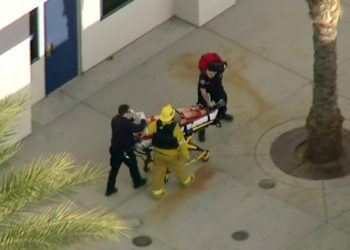 Al menos dos personas mueren en el tiroteo dentro de una escuela en California