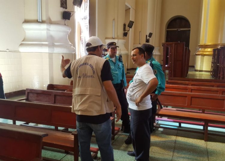 Medio Ambiente y Alcaldía de San Miguel investigan uso de pólvora para ahuyentar palomas de Catedral