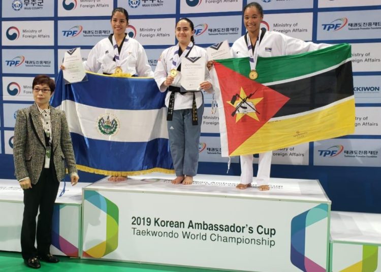 Delegación de Taekwondo salvadoreña cosecha oro en Corea