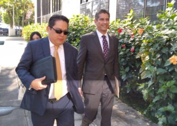 López Davidson demanda por $8 millones a presidente Bukele por calumnia y difamación: «Me siento ofendido»