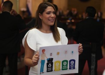 Buscan que unidades del transporte colectivo cuenten con basureros de forma obligatoria