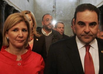 Nombran magistrado suplente para conocer caso del expresidente Saca