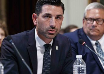 Trump nombra a Chad Wolf jefe interino de Seguridad Nacional