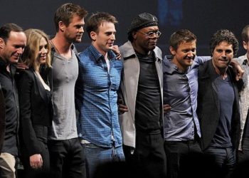 Chris Evans trata de reunir a los ‘Avengers’ para celebrar la victoria