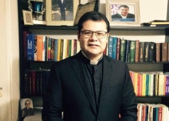 Ayala Benítez recibe autorización del Vaticano para dejar el sacerdocio y se unirá a Nuevas Ideas