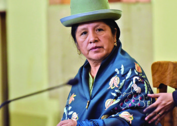 Detienen a la presidenta del Tribunal Supremo Electoral de Bolivia y a otros 35 funcionarios