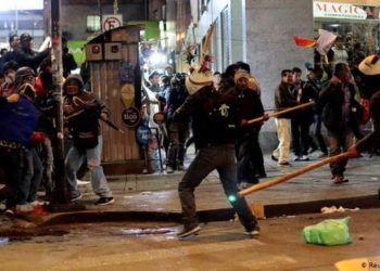 Violentos enfrentamientos entre opositores y la policía en Bolivia tras muerte de estudiante