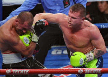 «Canelo» Álvarez se consagró campeón ante Kovalev con impactante nocaut