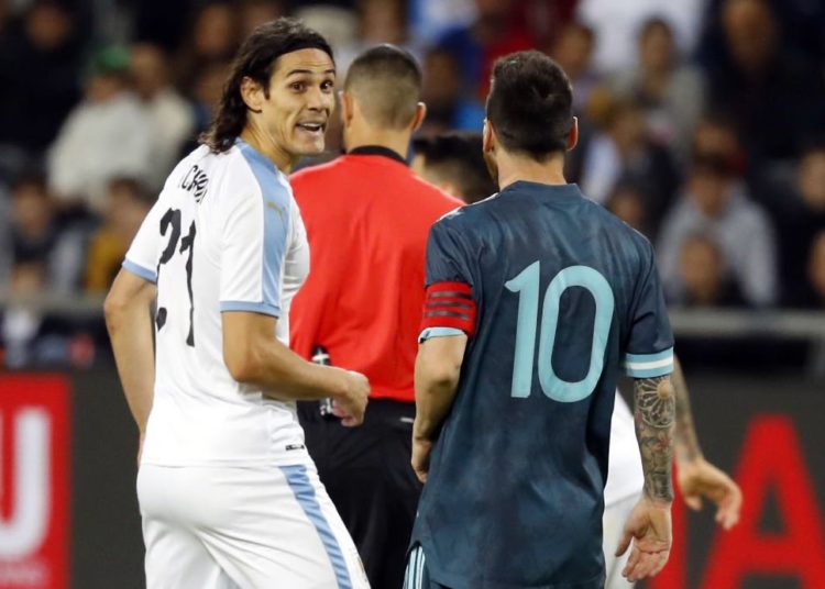 (VIDEO) Lionel Messi y Edinson Cavani tuvieron un fuerte enfrentamiento verbal