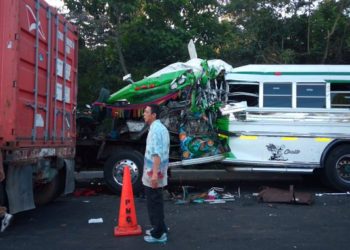 Accidente de tránsito deja varios empleados de maquila lesionados en Armenia