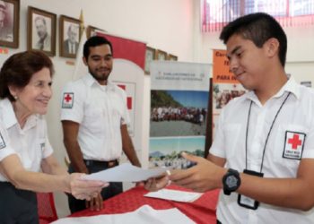 Cruz Roja Salvadoreña graduó a guardavidas con técnicas de rescate en inundaciones