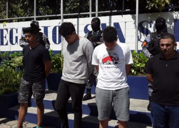 PNC rescata de motel a dos mujeres secuestradas por cuatro hombres; una fue violada