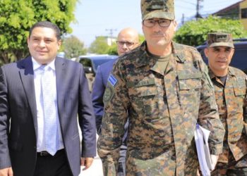 Ministerio de Defensa confirma que empresa de Gustavo López devaluó armas de $480 a $42