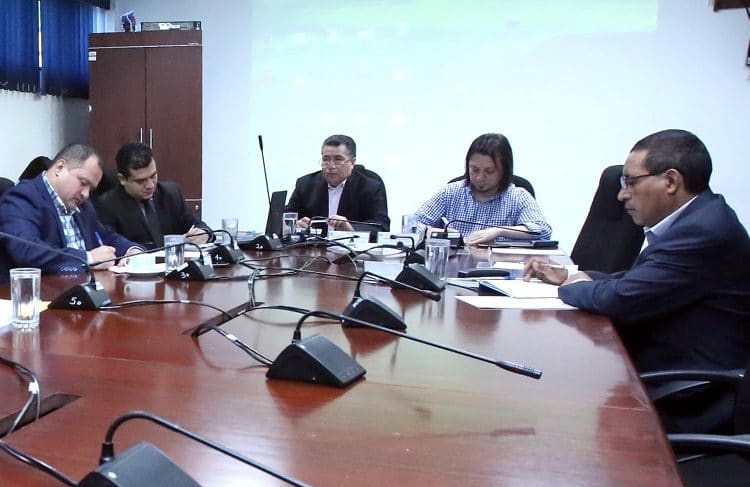 Prevén finalizar en diciembre consultas para estudio del proyecto de Ley de Servicio Público