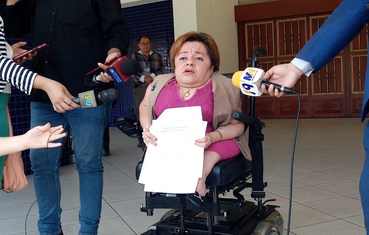 Proponen lectura de La Biblia en centros educativos del país