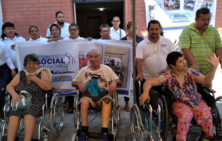 Movimiento Social Comunitario entrega más de 60 sillas de ruedas a personas de escasos recursos