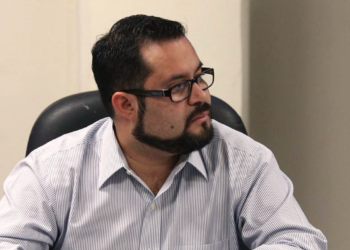 Padre de diputado de ARENA se afilia a Nuevas Ideas, y este lo felicita