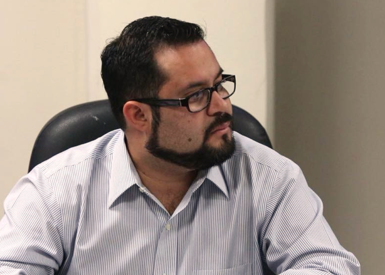Padre de diputado de ARENA se afilia a Nuevas Ideas, y este lo felicita