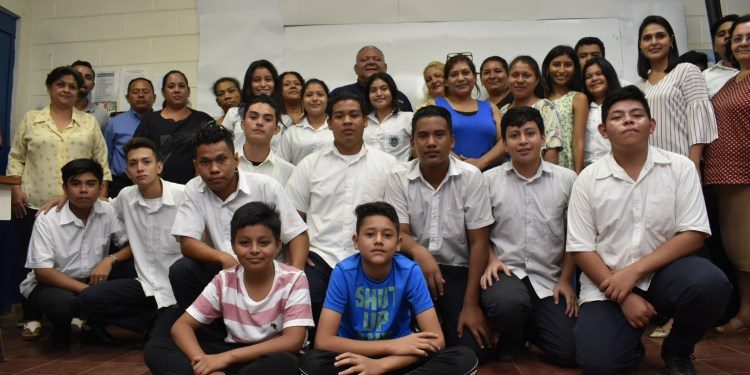 Alcalde de Sonzacate proyecta educación inicial de calidad para su niñez