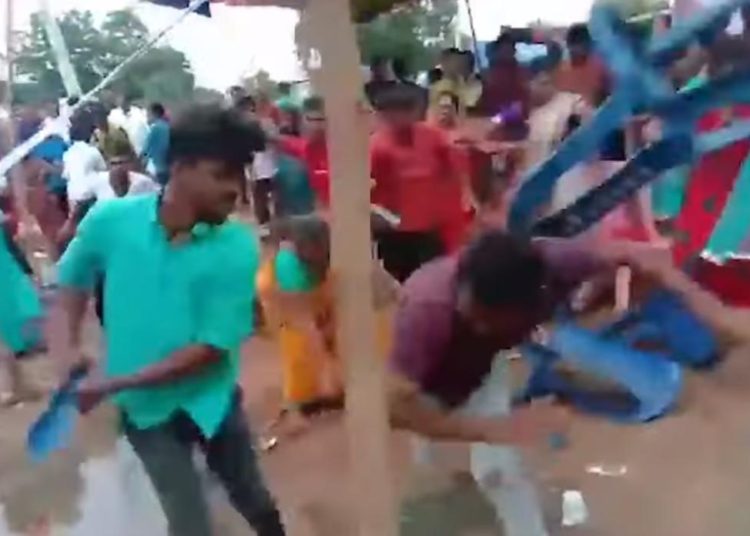 (VIDEO) Suegros arman pelea campal en boda por el control de la música