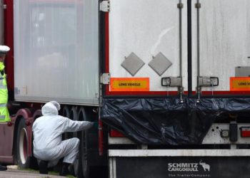 Autoridades logran identificar a los 39 cadáveres hallados en tráiler en Inglaterra