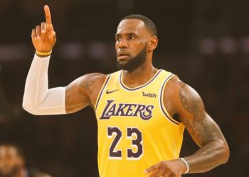(VIDEO) LeBron James hizo historia en la NBA al conseguir una marca nunca antes obtenida