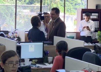 Primer anuncio de Ponce es un decreto de retiro voluntario para empleados de la Asamblea