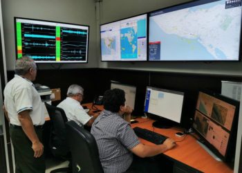 Presidente Bukele pide a población de zona costera buscar tierras más alta por posible Tsunami