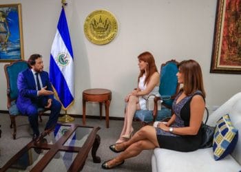 Vicepresidente se reúne con diputadas para buscar acuerdos en combate a la corrupción