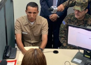 Ministro de Defensa demanda a Gustavo López Davidson por la supuesta venta de armas en mal estado