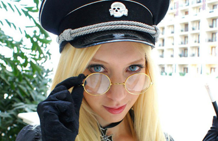 La sensual Miss Hitler 2019 es detenida en Italia por crear partido nazi