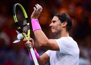 Rafael Nadal abandonó el Masters 1000 de París por una lesión abdominal