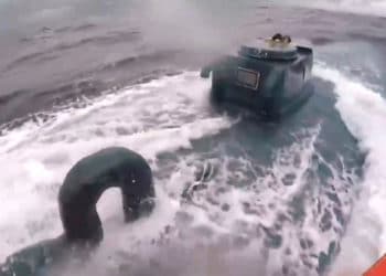 Interceptan en España el primer narcosubmarino de Europa con 3.000 kilos de cocaína