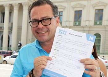 Presidente de ETESAl se afilia a Nuevas Ideas