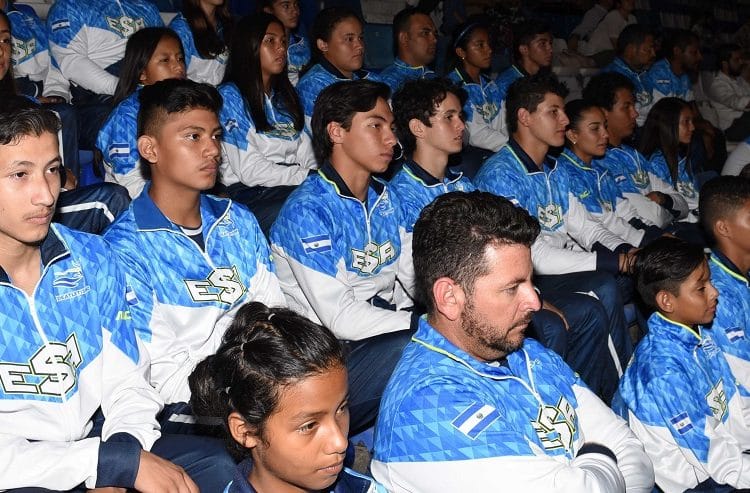 Salvadoreños inician participación en campeonato Centroamericano de atletismo U14 y U16